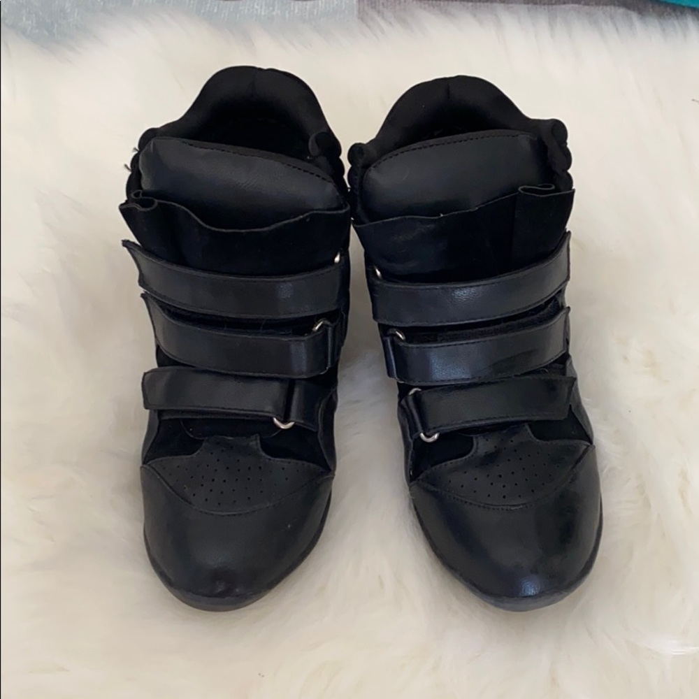 Black spiked tennis heels